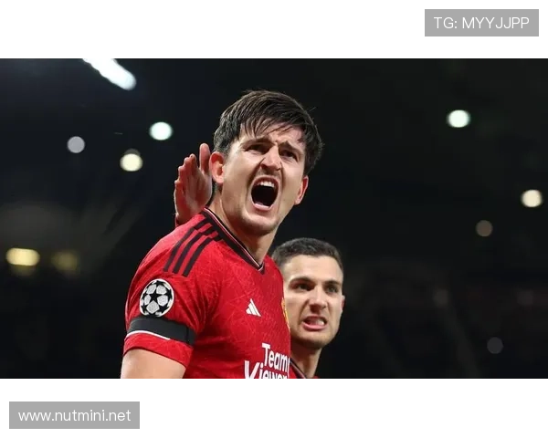 曼联锋线效率问题制约球队表现,稳定性在关键比赛中面临考验 曼联锋线效率问题制约球队表现,稳定性在关键比赛中面临考验