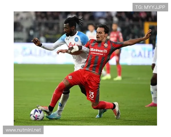 球队防线漏洞逐步显现，压迫策略效果受限，赛季走势或受影响