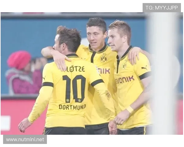 莱万多夫斯基国家队荣誉解析:个人表现为何难以带来突破 莱万多夫斯基国家队荣誉解析:个人表现为何难以带来突破