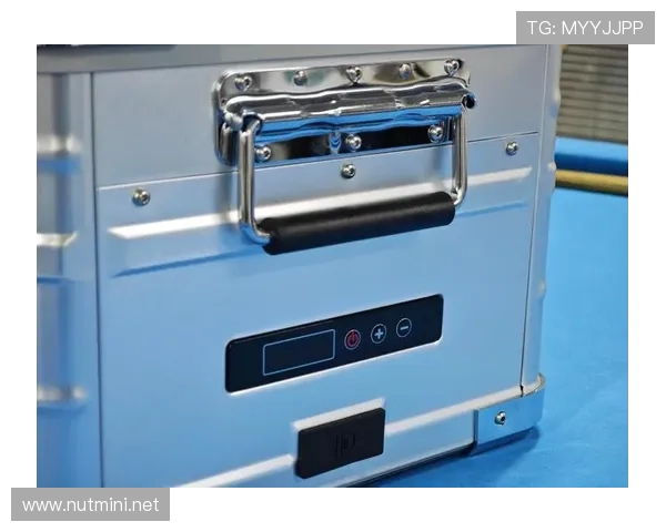 看到韩旭晒的邻家早晨，下一张厨房全景瞬间把我拉回现实——那台冰箱比我家车还贵